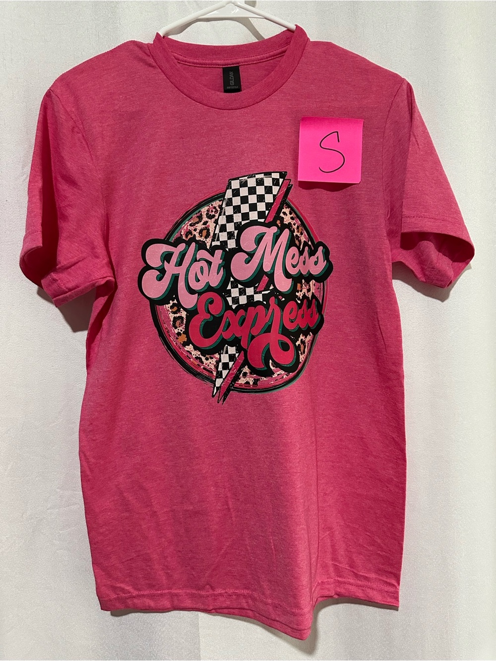 NEW gildan adult small tshirt